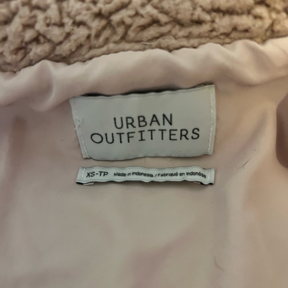 Urban Outfitters Teddy Jacket - Picture 5 of 6